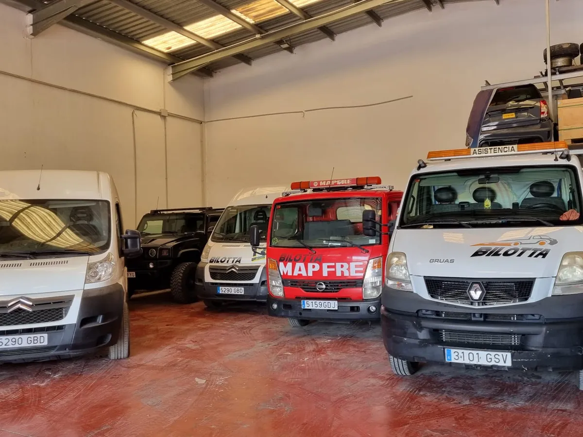 Bilotta roadside assistance recovery truck